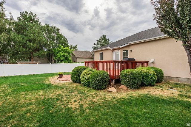 5012 W WOOD RANCH DR, South Jordan, UT 84095