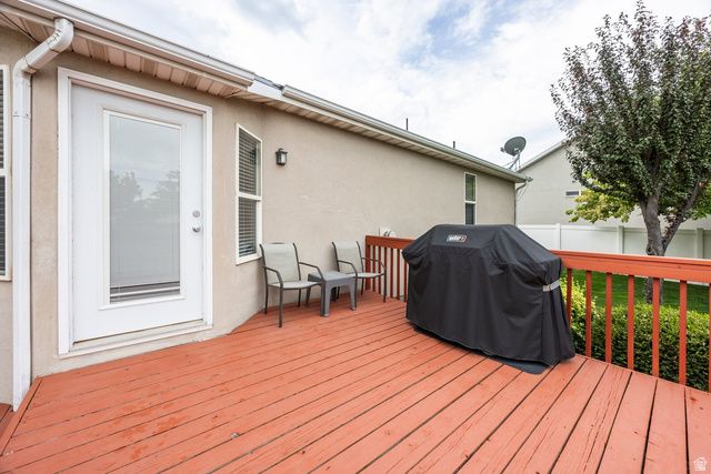 5012 W WOOD RANCH DR, South Jordan, UT 84095