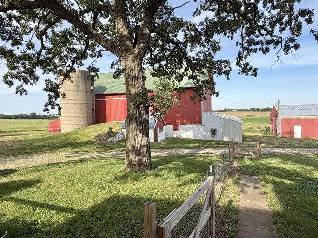 W12040 Sullivan ROAD, Waterloo, WI 53594