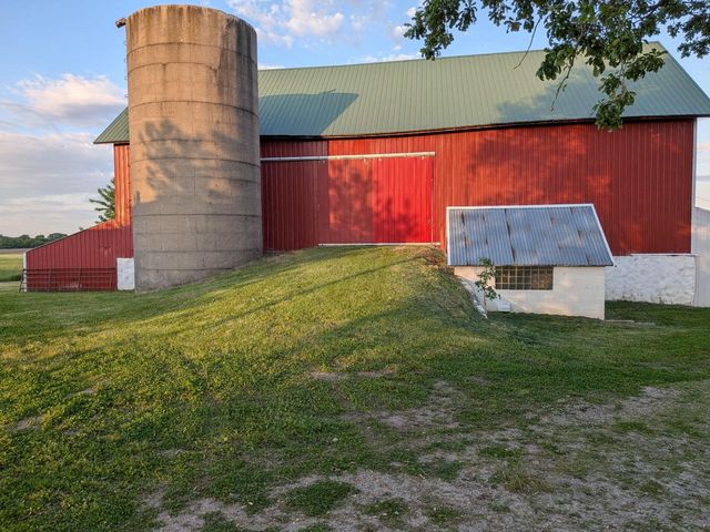 W12040 Sullivan ROAD, Waterloo, WI 53594