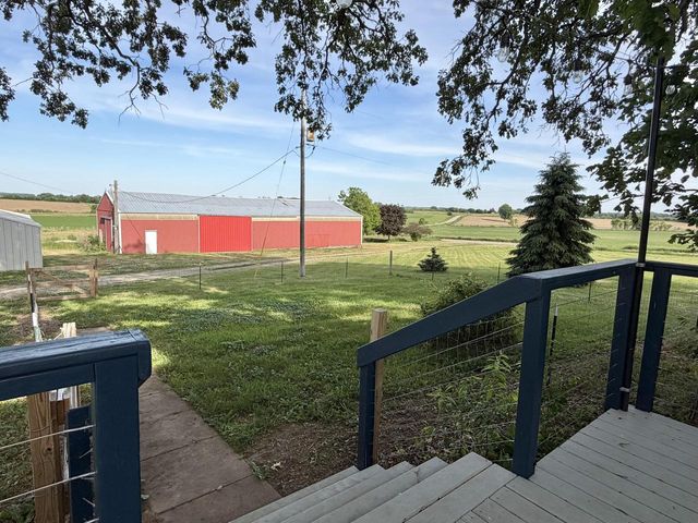 W12040 Sullivan ROAD, Waterloo, WI 53594