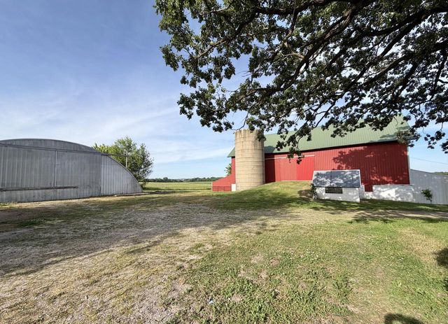 W12040 Sullivan ROAD, Waterloo, WI 53594