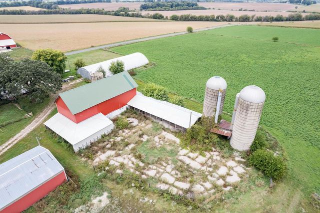 W12040 Sullivan ROAD, Waterloo, WI 53594