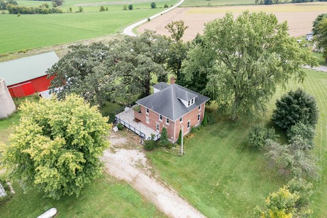 W12040 Sullivan ROAD, Waterloo, WI 53594