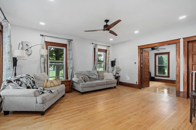 W12040 Sullivan ROAD, Waterloo, WI 53594