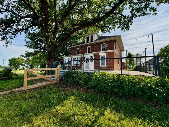 W12040 Sullivan ROAD, Waterloo, WI 53594