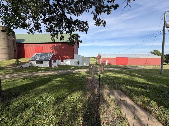 W12040 Sullivan ROAD, Waterloo, WI 53594