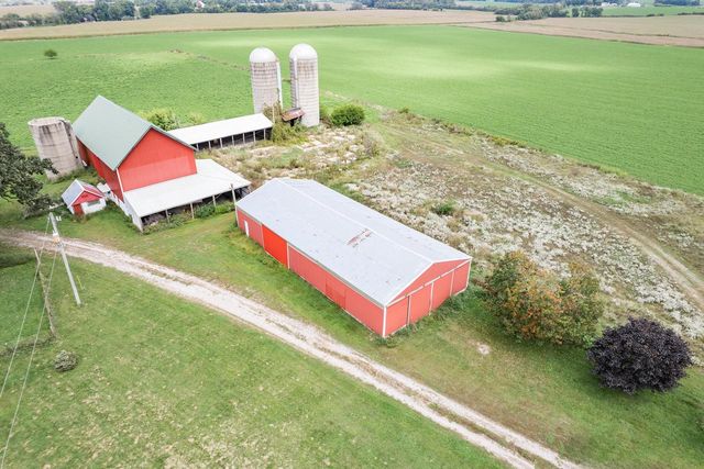 W12040 Sullivan ROAD, Waterloo, WI 53594