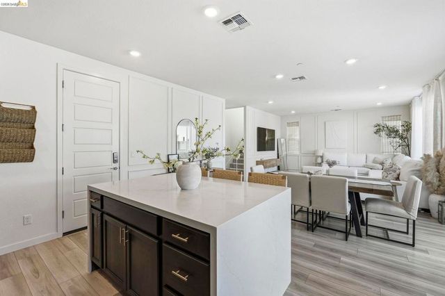 15929 Testarossa St, Lathrop, CA 95330
