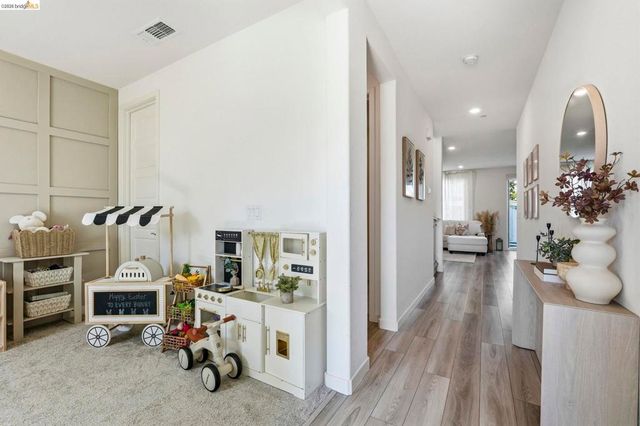 15929 Testarossa St, Lathrop, CA 95330
