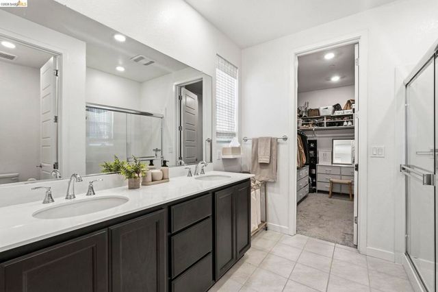 15929 Testarossa St, Lathrop, CA 95330