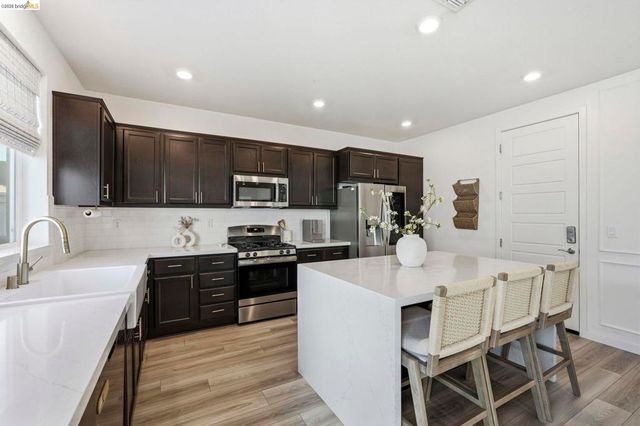 15929 Testarossa St, Lathrop, CA 95330