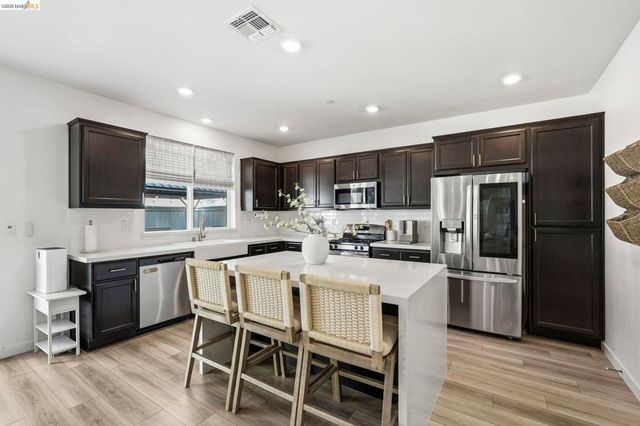 15929 Testarossa St, Lathrop, CA 95330