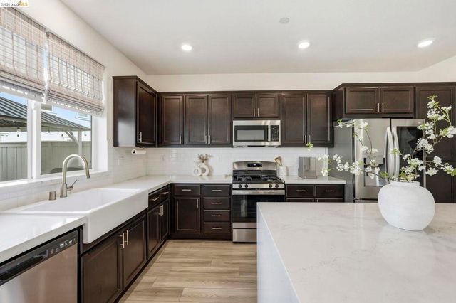 15929 Testarossa St, Lathrop, CA 95330