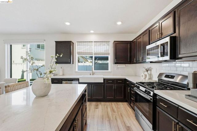 15929 Testarossa St, Lathrop, CA 95330