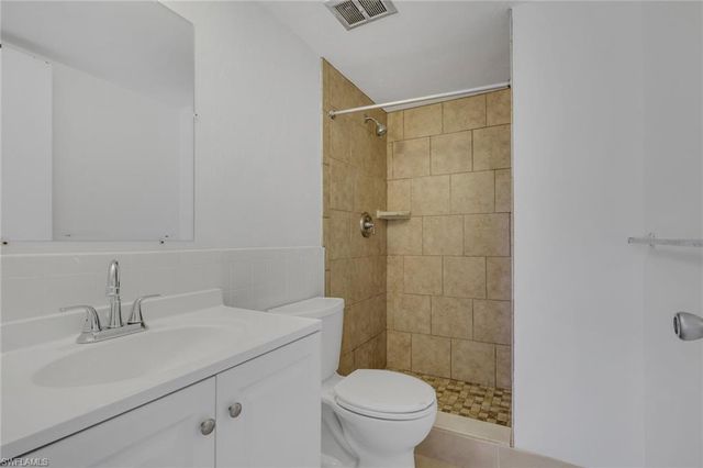 2828 Jackson ST C5, Fort Myers, FL 33901