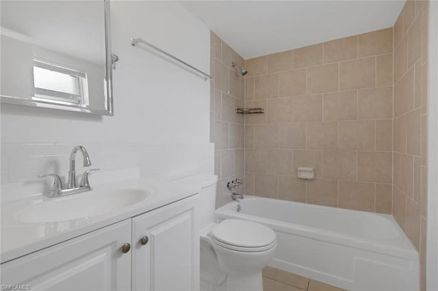 2828 Jackson ST C5, Fort Myers, FL 33901