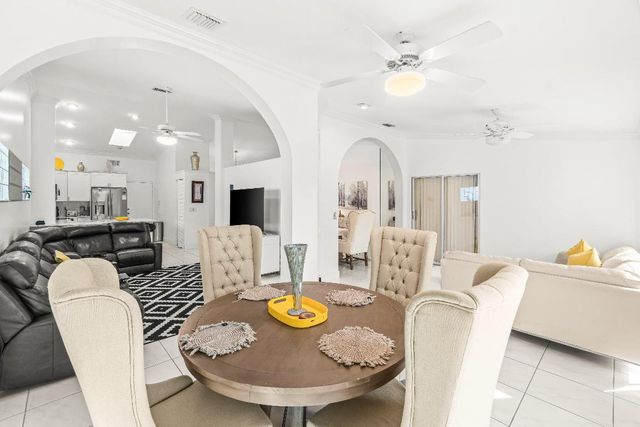 9707 Harbour Lake Circle, Boynton Beach, FL 33437