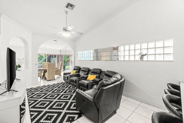 9707 Harbour Lake Circle, Boynton Beach, FL 33437