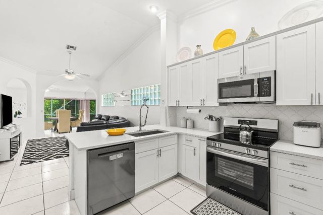 9707 Harbour Lake Circle, Boynton Beach, FL 33437