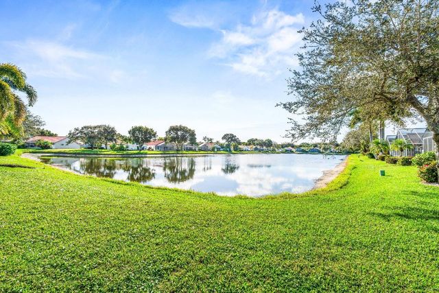 9707 Harbour Lake Circle, Boynton Beach, FL 33437