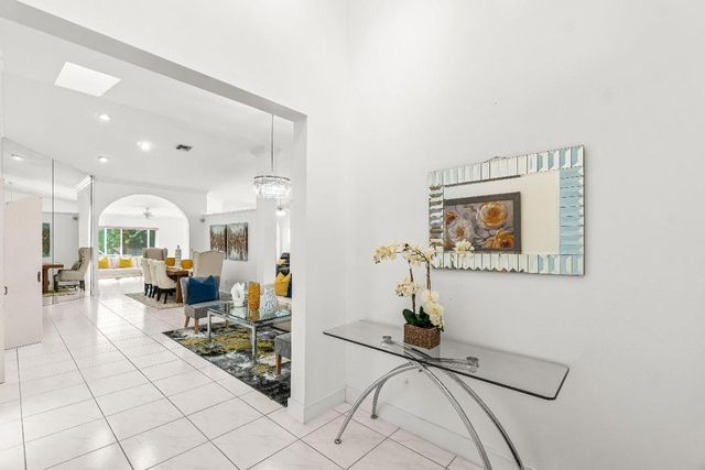 9707 Harbour Lake Circle, Boynton Beach, FL 33437