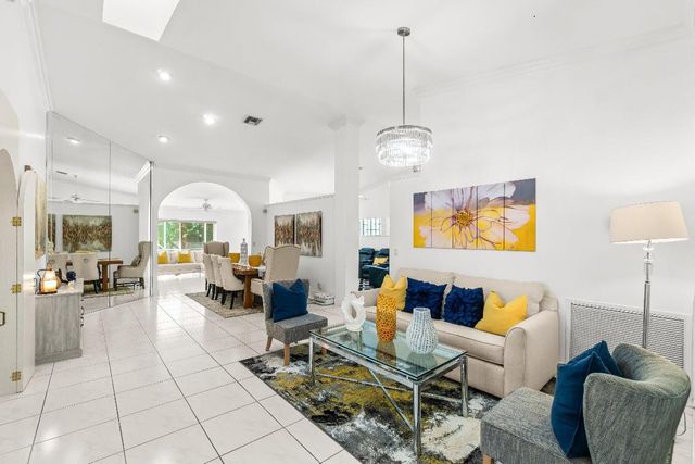 9707 Harbour Lake Circle, Boynton Beach, FL 33437