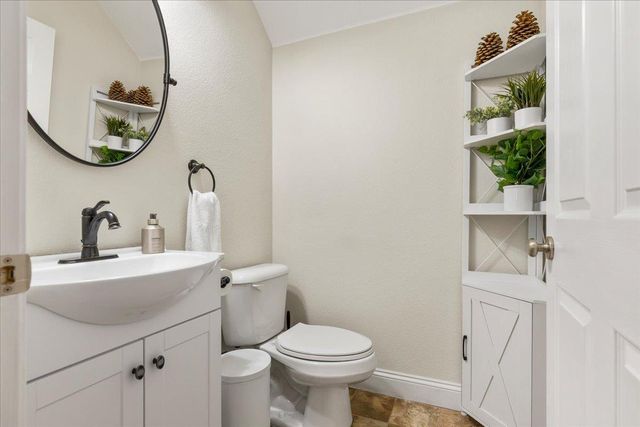 401 Blossom Rock Ln, Folsom, CA 95630