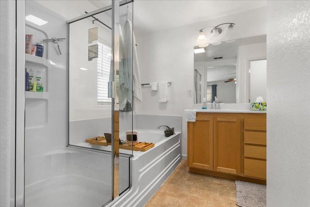 401 Blossom Rock Ln, Folsom, CA 95630