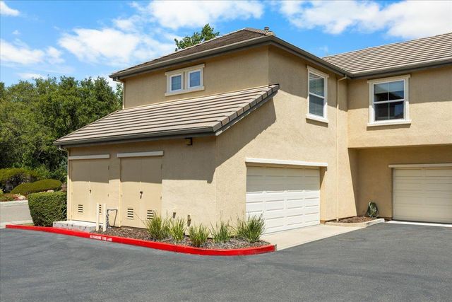 401 Blossom Rock Ln, Folsom, CA 95630