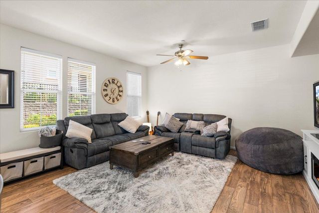 401 Blossom Rock Ln, Folsom, CA 95630