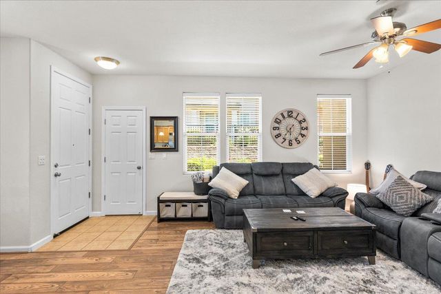 401 Blossom Rock Ln, Folsom, CA 95630