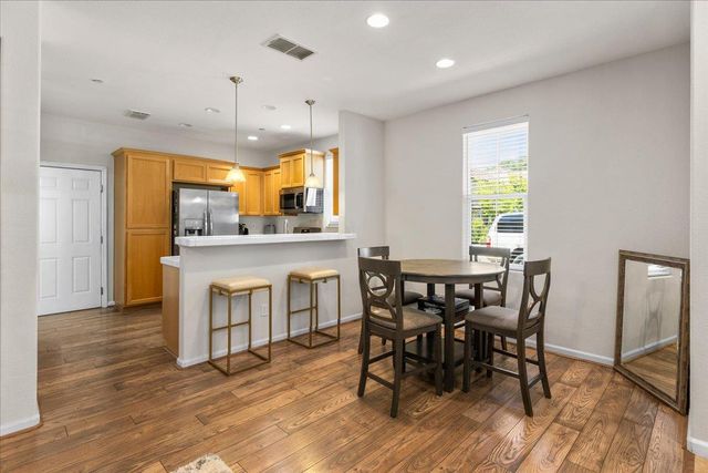 401 Blossom Rock Ln, Folsom, CA 95630