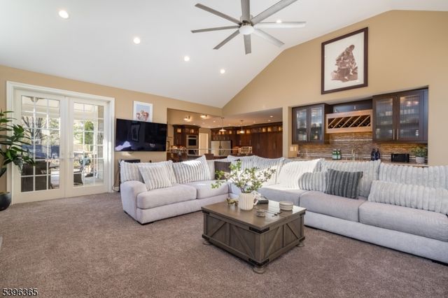 15 Ditzel Farm Ct, Scotch Plains Twp., NJ 07076