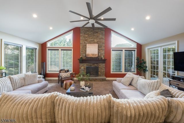 15 Ditzel Farm Ct, Scotch Plains Twp., NJ 07076