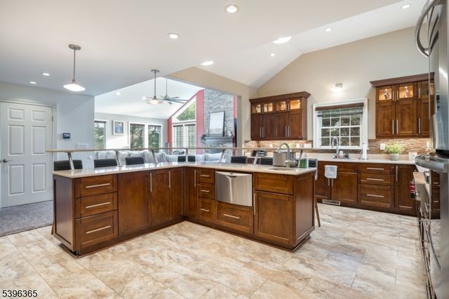 15 Ditzel Farm Ct, Scotch Plains Twp., NJ 07076