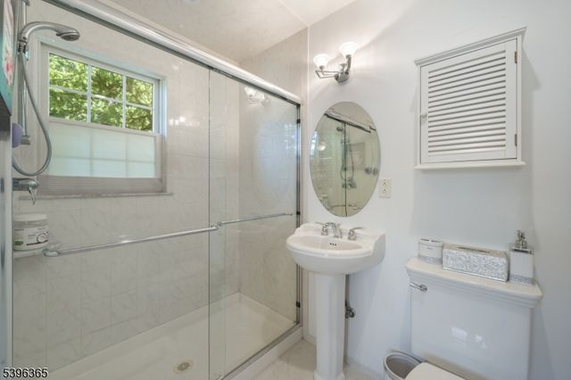 15 Ditzel Farm Ct, Scotch Plains Twp., NJ 07076