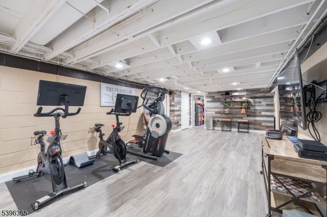 15 Ditzel Farm Ct, Scotch Plains Twp., NJ 07076