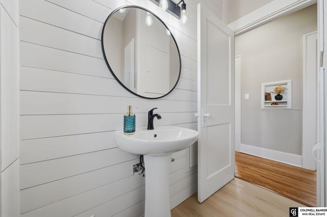 1421 N 40th Street, Lincoln, NE 68503