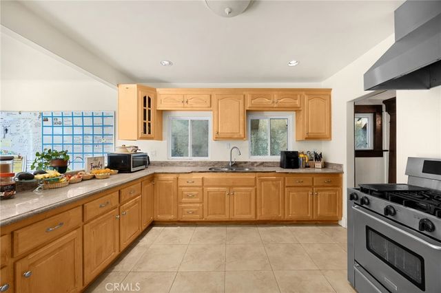 552 S St Louis, Los Angeles, CA 90033