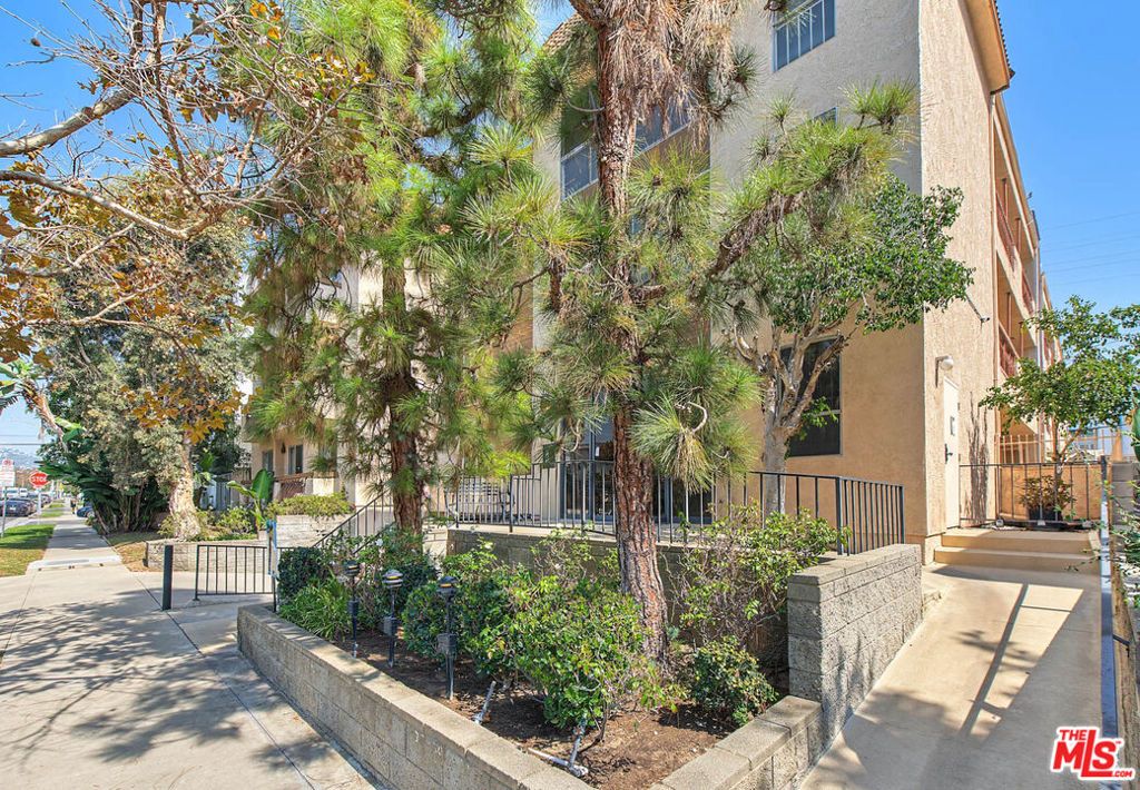 104 S Hayworth Avenue 103, Los Angeles, CA 90048 — exterior