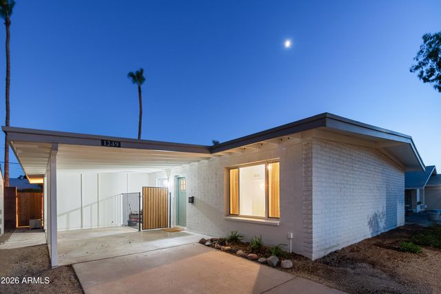 1249 E BISHOP Drive, Tempe, AZ 85282