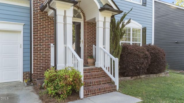 1009 Starkland Way, Holly Springs, NC 27540