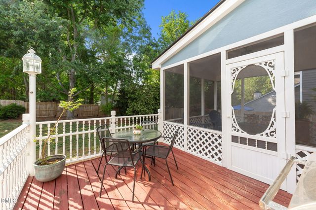 1009 Starkland Way, Holly Springs, NC 27540