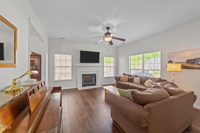 1009 Starkland Way, Holly Springs, NC 27540