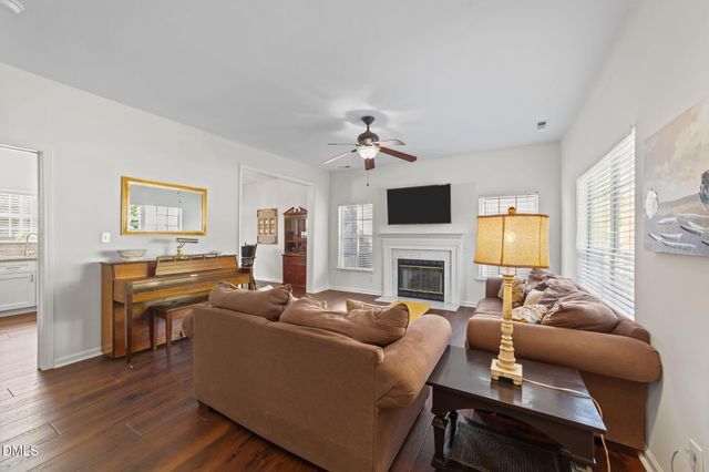 1009 Starkland Way, Holly Springs, NC 27540