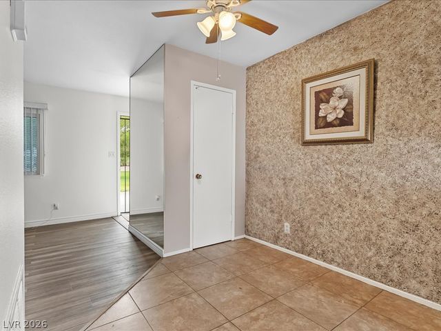 310 Greenbriar Townhouse Way, Las Vegas, NV 89121