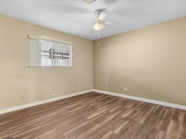 310 Greenbriar Townhouse Way, Las Vegas, NV 89121