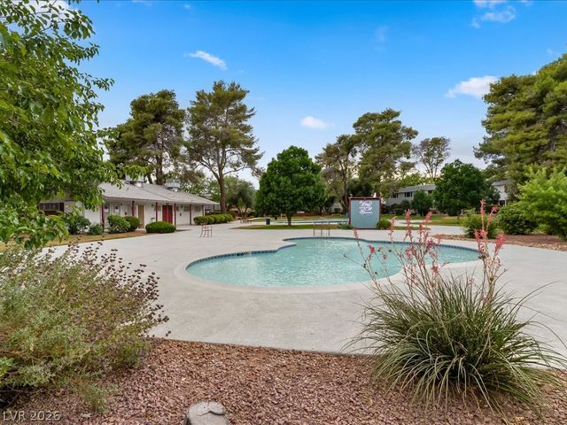 310 Greenbriar Townhouse Way, Las Vegas, NV 89121