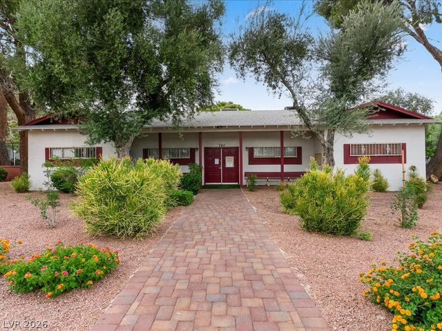 310 Greenbriar Townhouse Way, Las Vegas, NV 89121